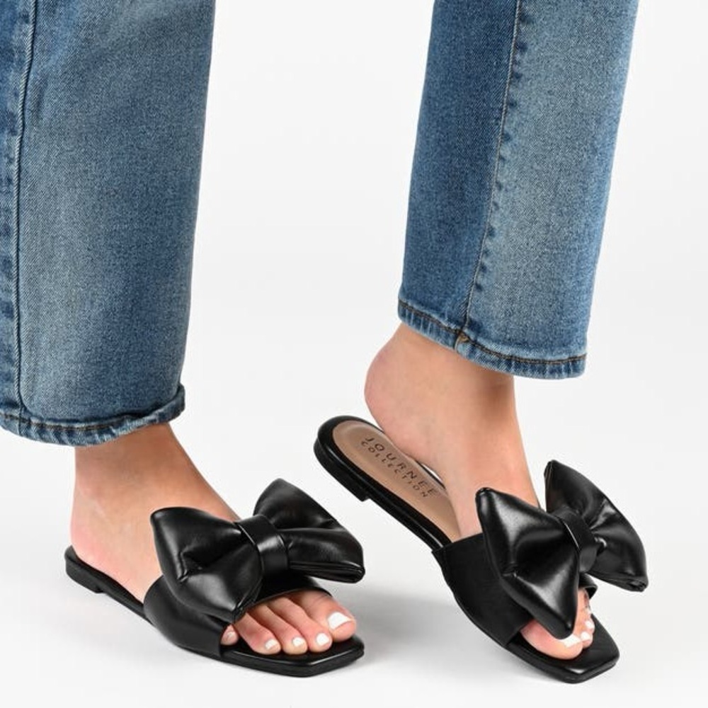 Journee Collection Women's Fayre Oversized Puff Bow Slip On Flat Sandals Size 9M